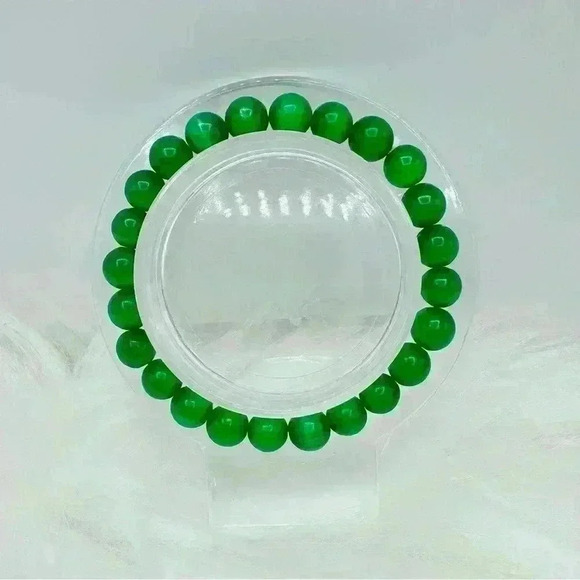Vibrant Green Fashion Statement Bracelet - Picture 3 of 6